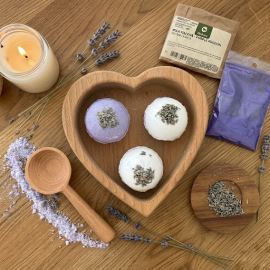 Bombe da bagno rilassanti alla lavanda